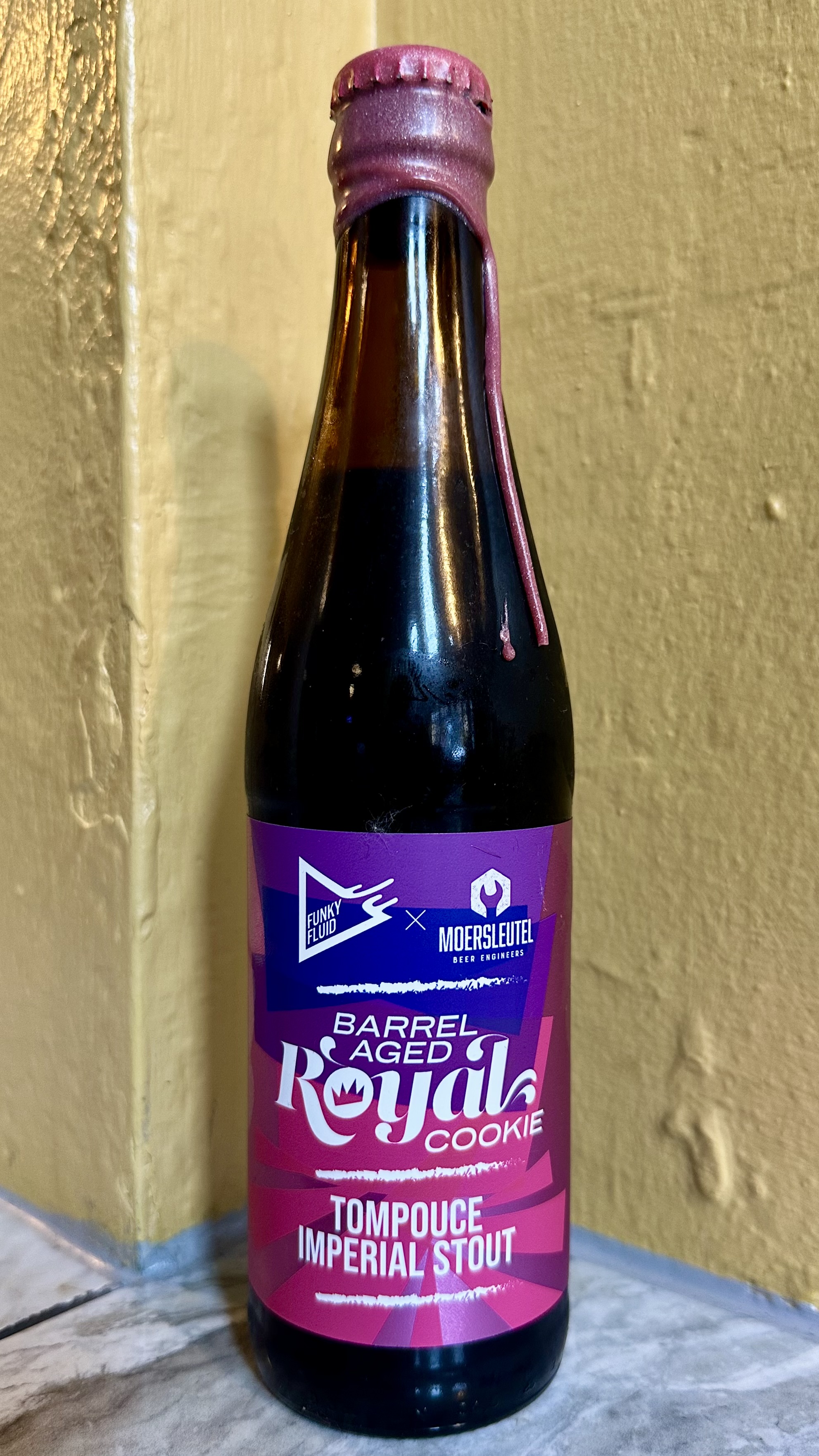Funky Fluid Royal Cookie